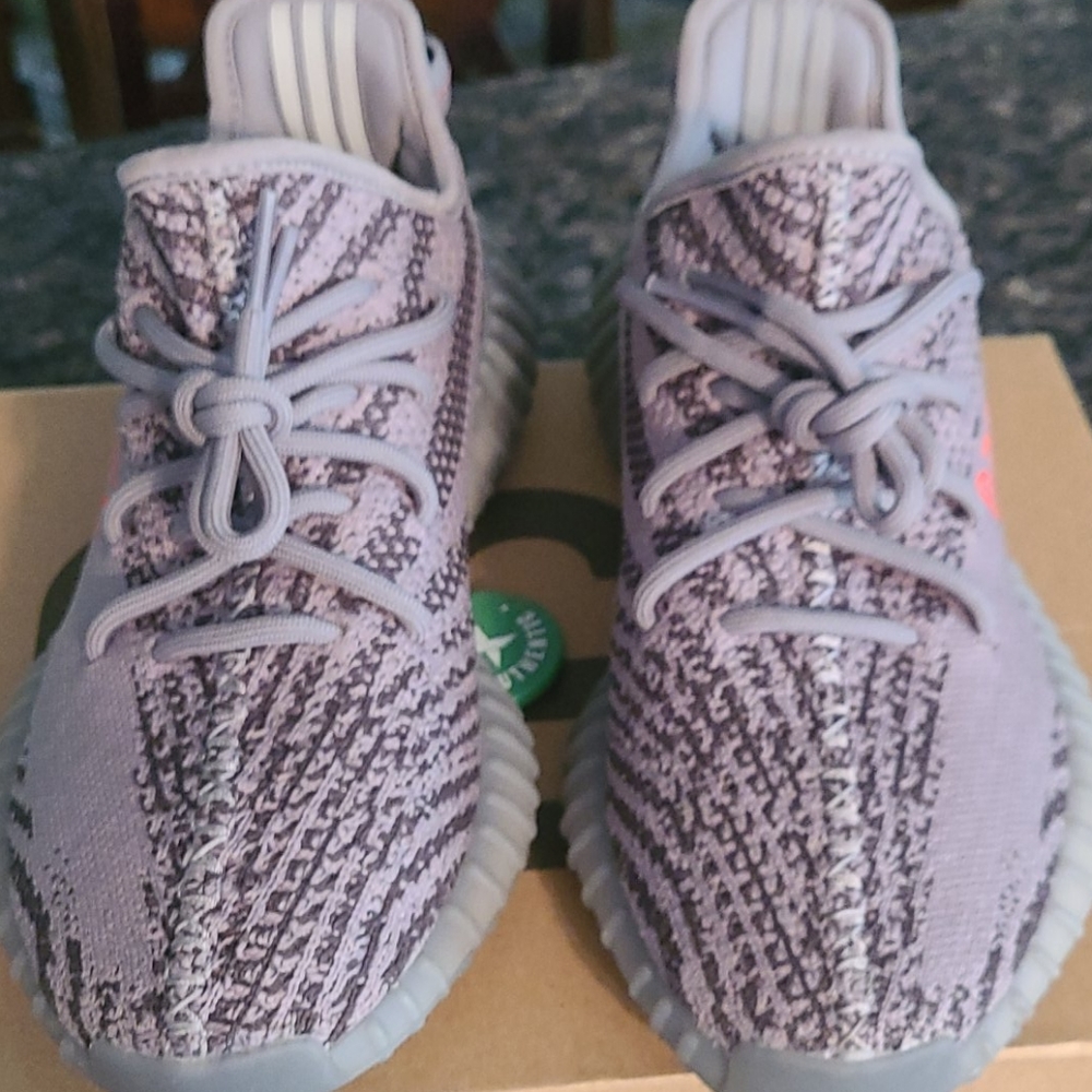 Yeezy Boost 350 V2 - Picture 3 of 5